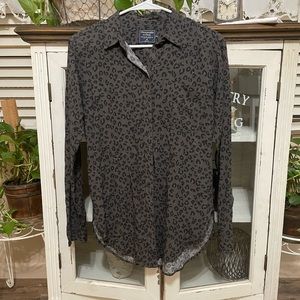 Abercrombie & Fitch XS Womens button down cheetah top